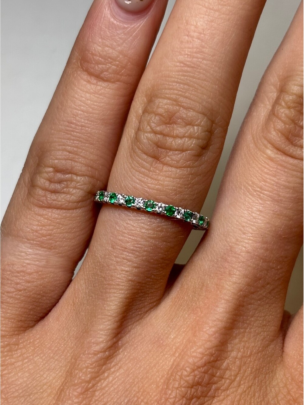 18k White Gold Diamond and Emerald Ring